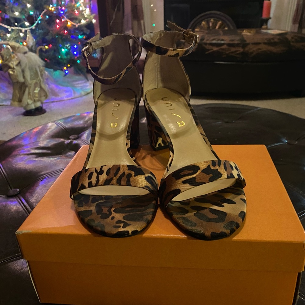 Unisa Animal Print Sandal Size 10